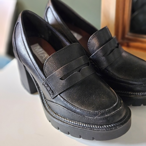 💥SALE - MIA Black Chunky Heel Loafers - Picture 2 of 6